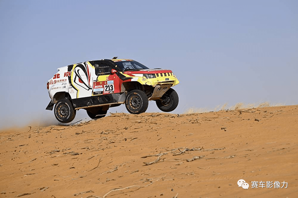 九游体育-泰山鲸鲨队鏖战嵩山黑豹队，拉力赛联赛失利，核心复出即建功。本土核心状态回升的简单介绍