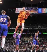 九游游戏-今夜体能课后，菲尼克斯太阳再遭质疑备战国王杯，气氛紧张，轮换策略成焦点(三体人为什么不毁掉两个太阳)