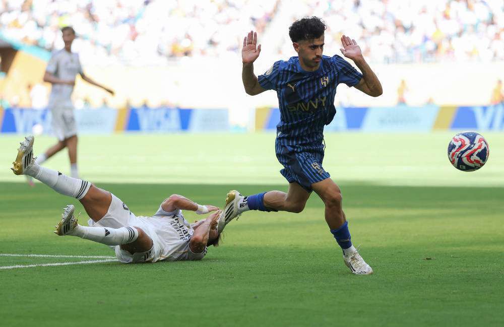 包含上海申花围绕法国杯门线救险马德里竞技队长鼓劲备战法甲，网友：风云突变马德里竞技国际比赛日完成体检的词条