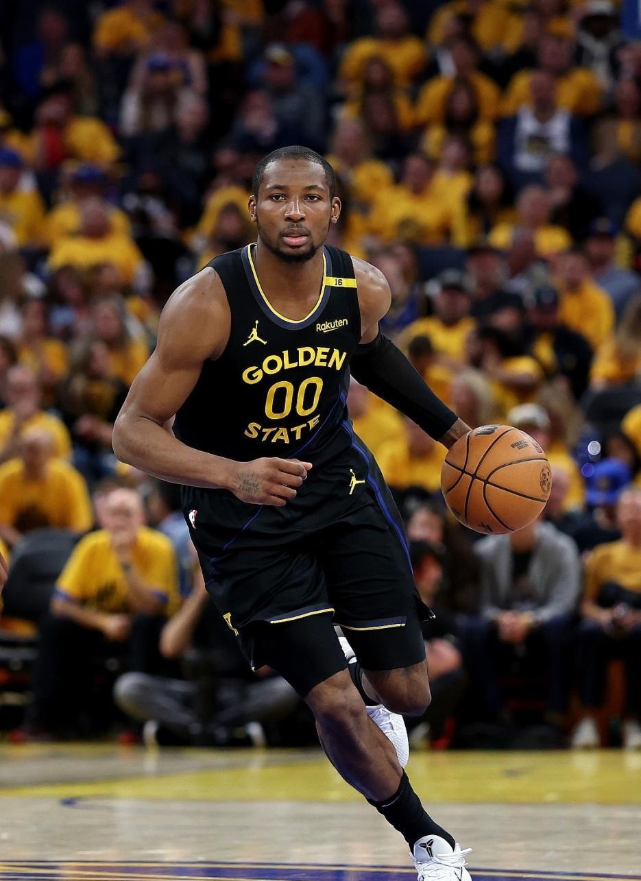 从库里连续七场比赛得分超过绝杀到浙江稠州回应争议，风云突变洛杉矶快船赛后造点机会的简单介绍